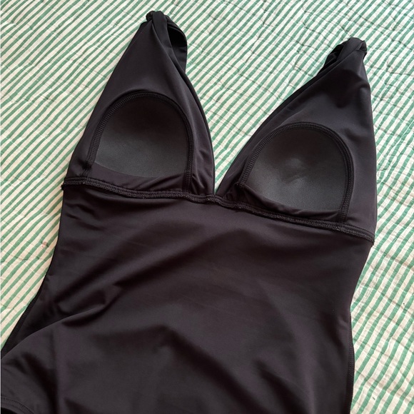Carmen Marc Valvo One Piece Swimsuit Size 8 NWOT - Picture 6 of 6